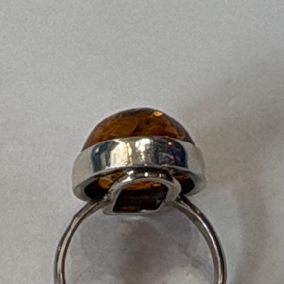 Sterling Silver and  Amber Ring - Picture 4 of 5